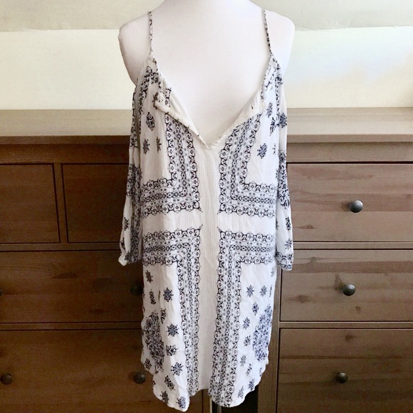 Loveriche Cold Shoulder Half Sleeve Tunic Dress - Picture 2 of 6